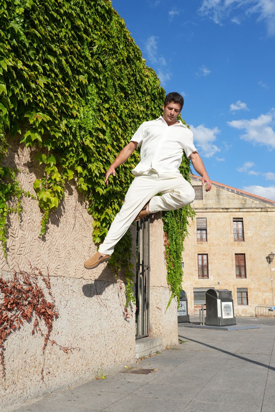 Jumping down an ivy wall