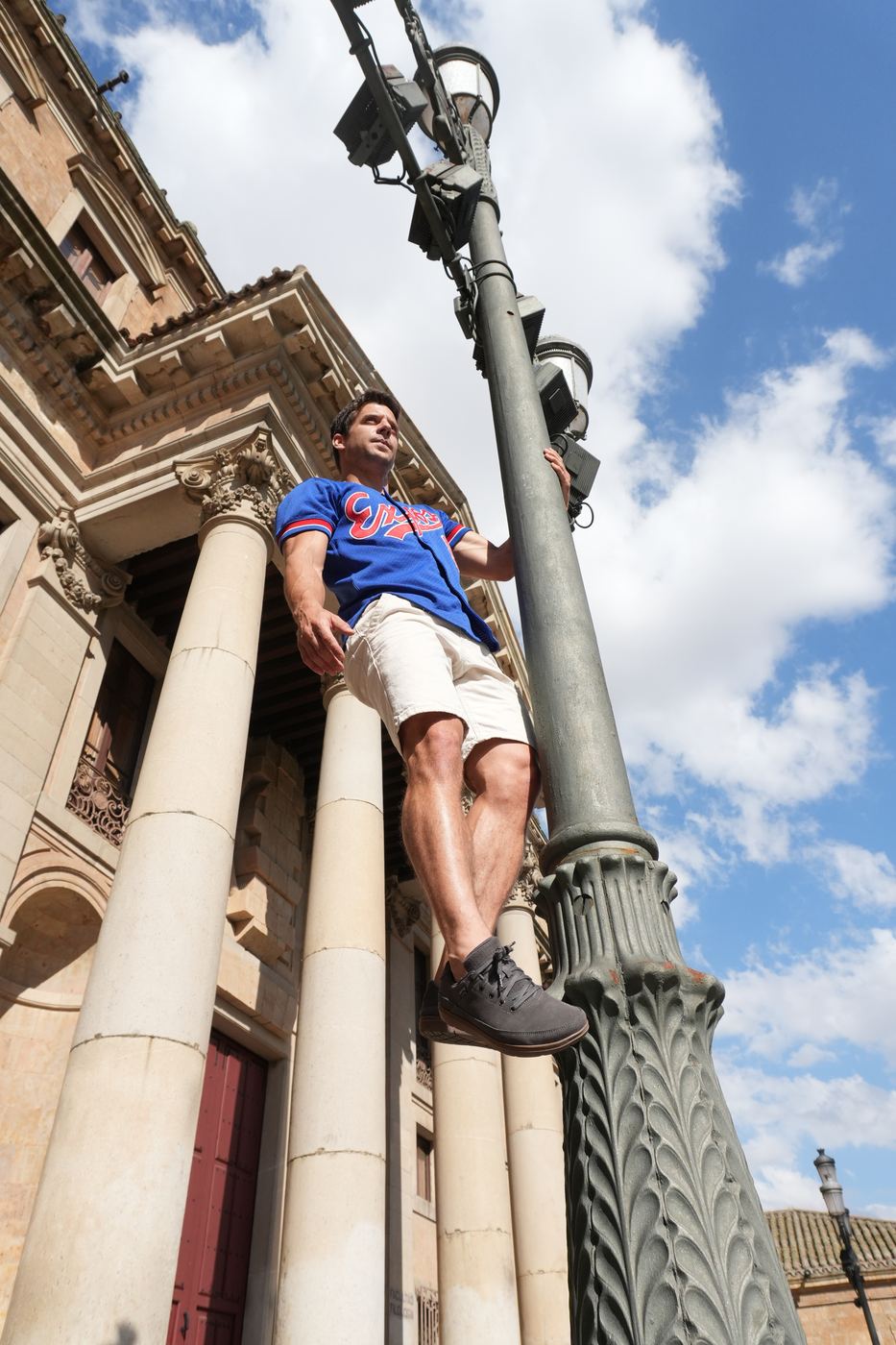 Swinging out from the lamppost